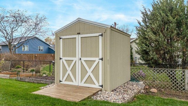 1166 APPLE BLOSSOM DRIVE, Neenah, WI 54956
