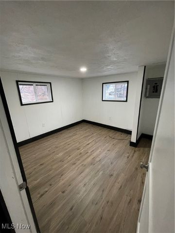 375 McGowan Street, Akron, OH 44306