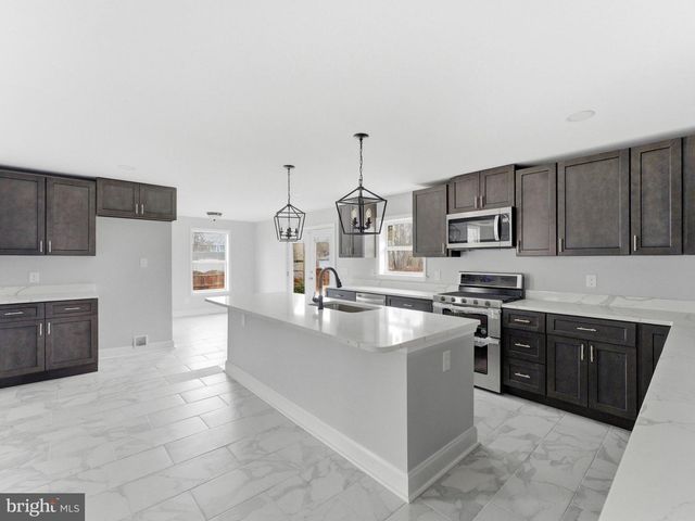 260 S BROAD ST, Penns Grove, NJ 08069