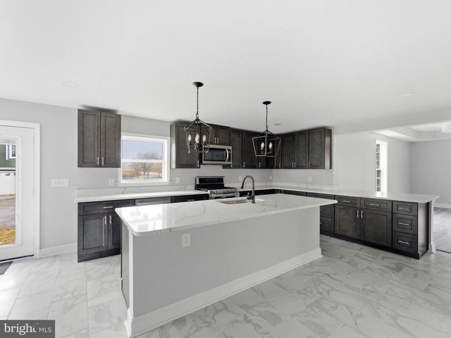 260 S BROAD ST, Penns Grove, NJ 08069