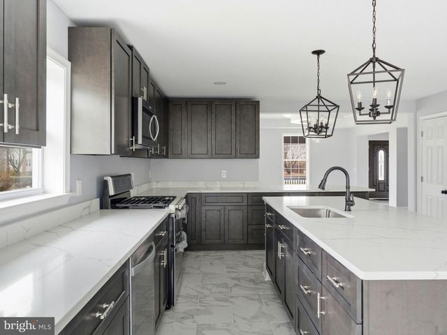 260 S BROAD ST, Penns Grove, NJ 08069