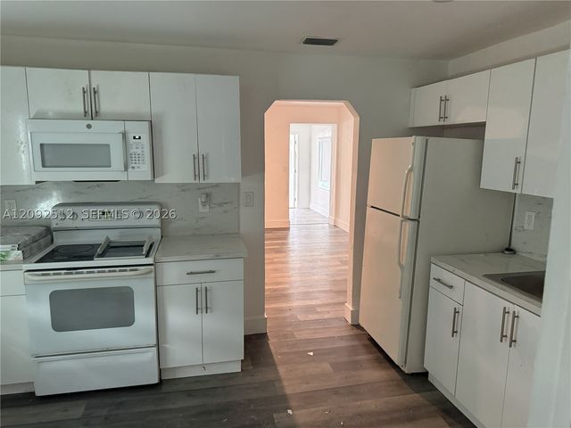 1864 NW 88th Ter, Miami, FL 33147