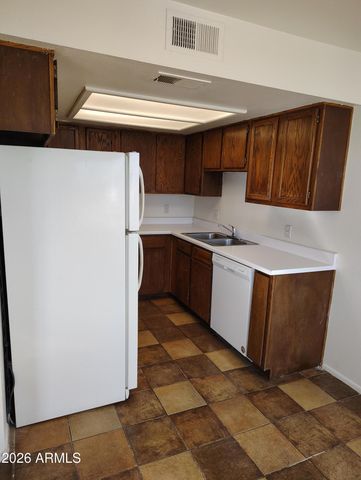 2560 S YAVAPAI Road, Apache Junction, AZ 85119