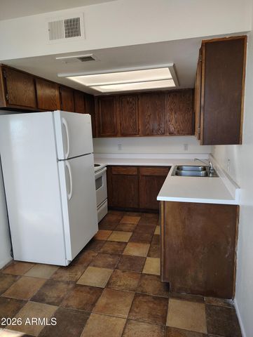 2560 S YAVAPAI Road, Apache Junction, AZ 85119