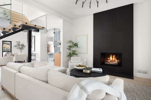 9622 Hilldale Drive, Dallas, TX 75231