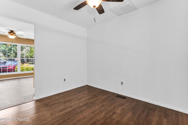 206 Bent Trail, Toms River, NJ 08753