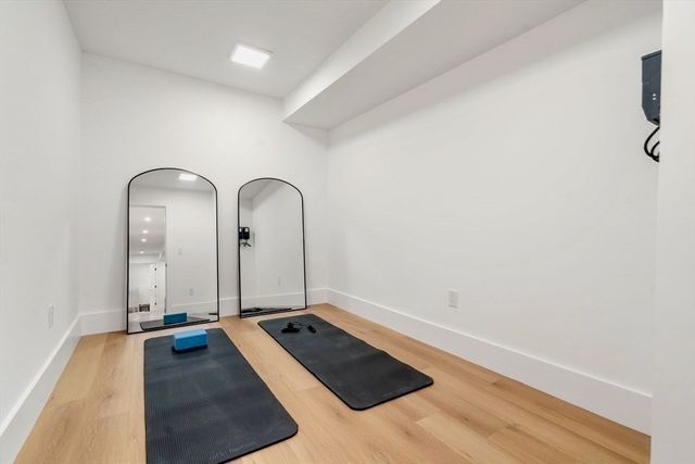 71 Cloverdale Rd, Newton, MA 02461