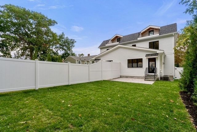 71 Cloverdale Rd, Newton, MA 02461