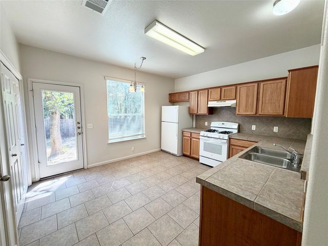 2406 Allred DR A, Austin, TX 78748