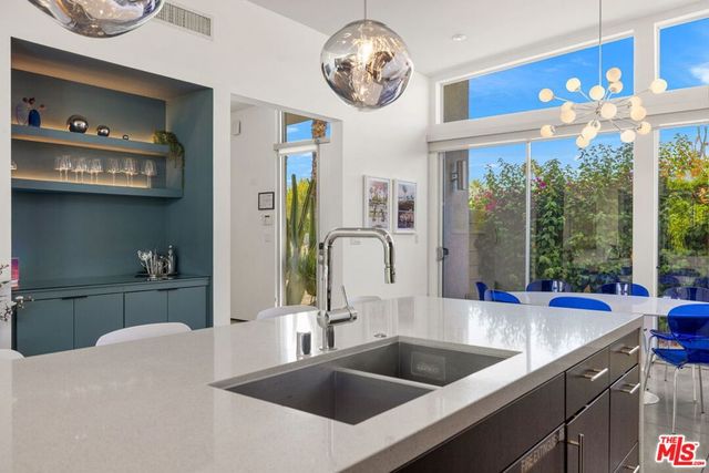 1570 E Sunny Dunes Road, Palm Springs, CA 92264