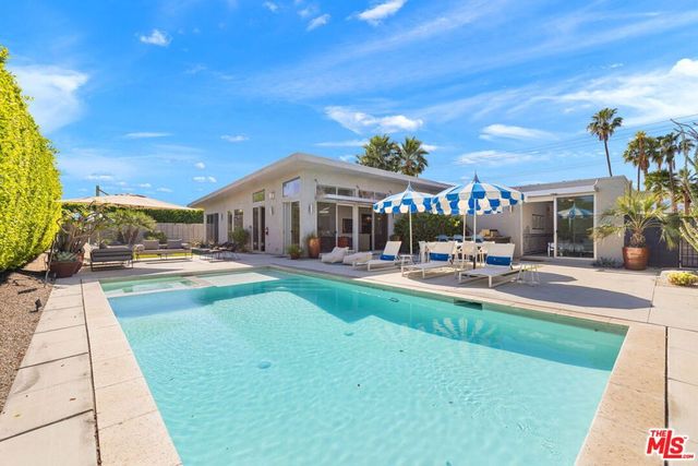 1570 E Sunny Dunes Road, Palm Springs, CA 92264