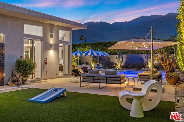 1570 E Sunny Dunes Road, Palm Springs, CA 92264