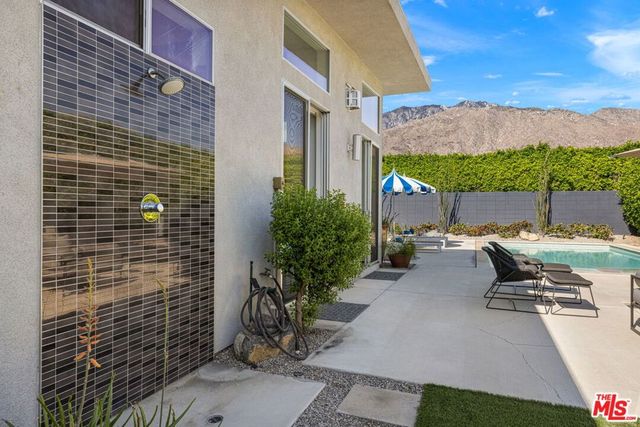 1570 E Sunny Dunes Road, Palm Springs, CA 92264
