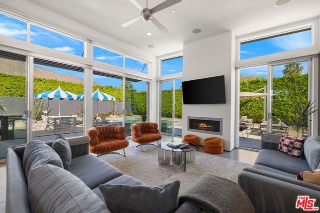1570 E Sunny Dunes Road, Palm Springs, CA 92264