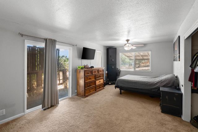 22391 Cameo Dr, Grass Valley, CA 95949