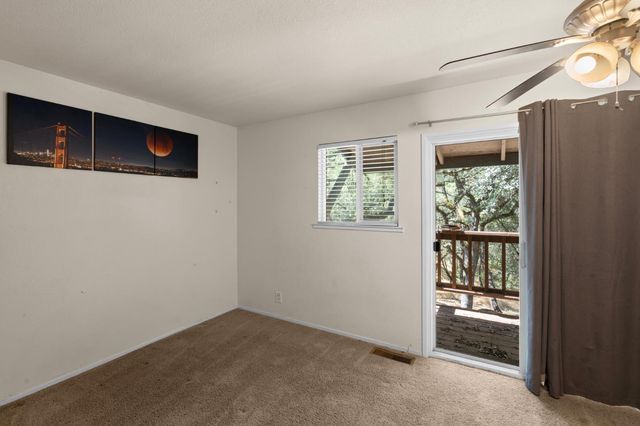 22391 Cameo Dr, Grass Valley, CA 95949
