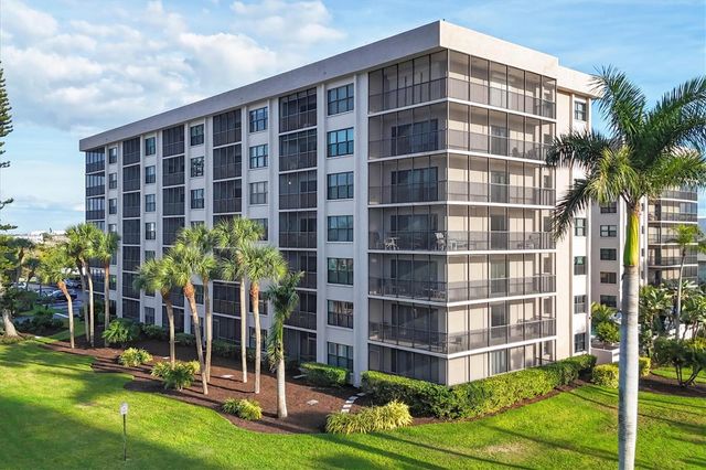 1001 BENJAMIN FRANKLIN DRIVE 403, Sarasota, FL 34236