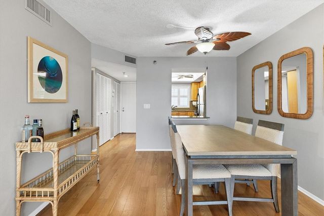 1001 BENJAMIN FRANKLIN DRIVE 403, Sarasota, FL 34236