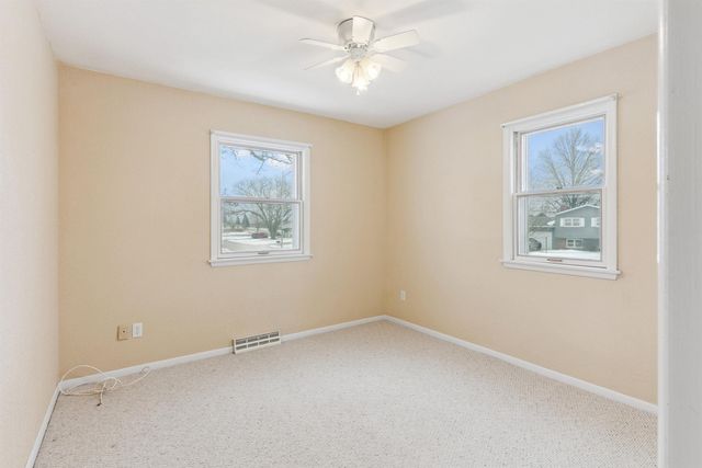 4309 Crestview Drive, Cedar Falls, IA 50613