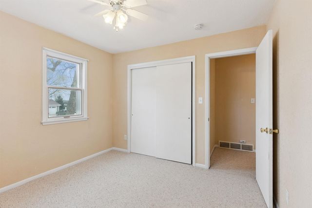 4309 Crestview Drive, Cedar Falls, IA 50613