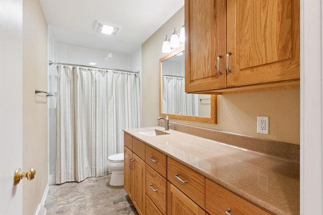 4309 Crestview Drive, Cedar Falls, IA 50613