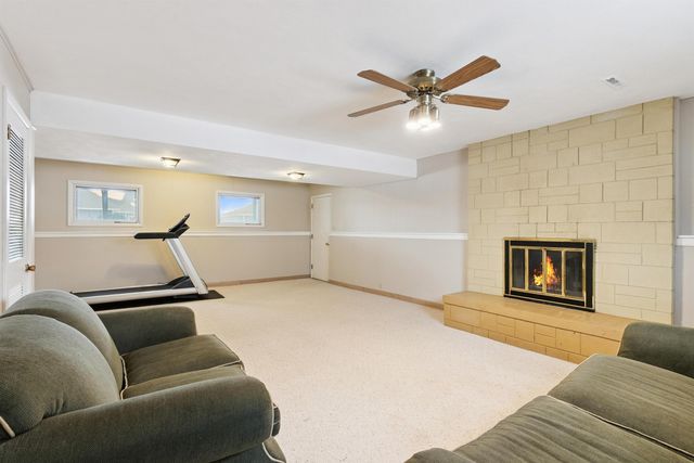 4309 Crestview Drive, Cedar Falls, IA 50613