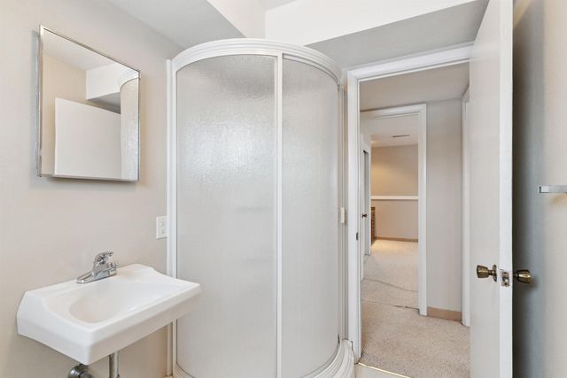 4309 Crestview Drive, Cedar Falls, IA 50613