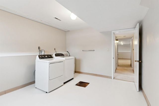 4309 Crestview Drive, Cedar Falls, IA 50613