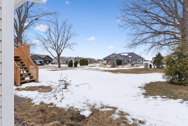 4309 Crestview Drive, Cedar Falls, IA 50613