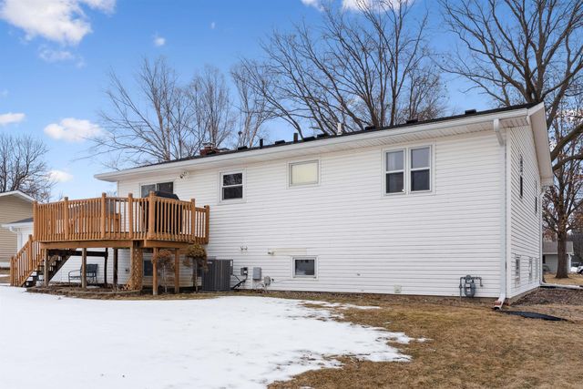 4309 Crestview Drive, Cedar Falls, IA 50613