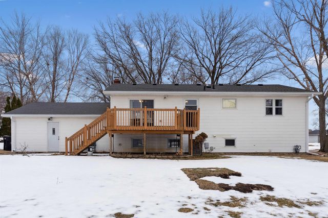 4309 Crestview Drive, Cedar Falls, IA 50613