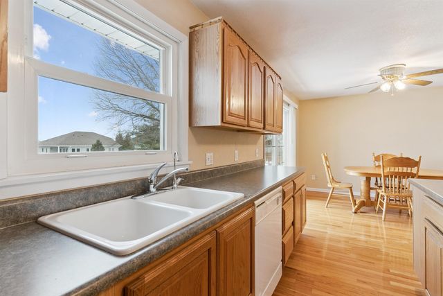 4309 Crestview Drive, Cedar Falls, IA 50613