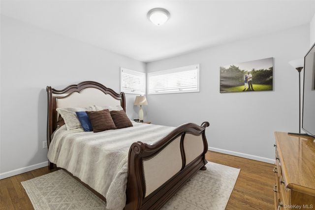 30 Linwood Place, Massapequa Park, NY 11762