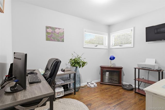 30 Linwood Place, Massapequa Park, NY 11762