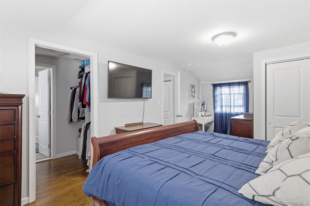 30 Linwood Place, Massapequa Park, NY 11762