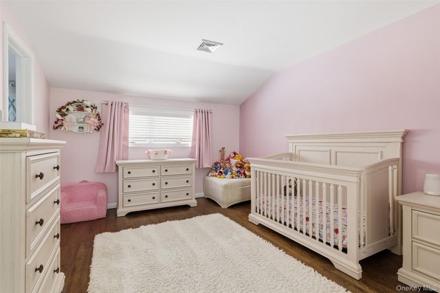 30 Linwood Place, Massapequa Park, NY 11762