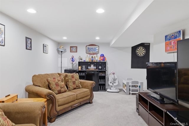 30 Linwood Place, Massapequa Park, NY 11762