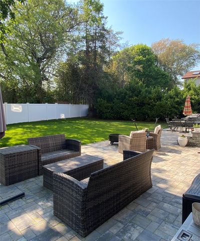 30 Linwood Place, Massapequa Park, NY 11762