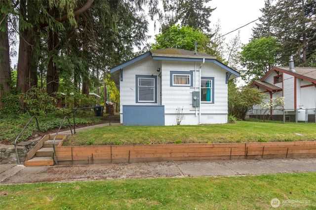 320 W 15th Street, Port Angeles, WA 98362