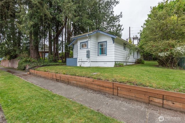 320 W 15th Street, Port Angeles, WA 98362