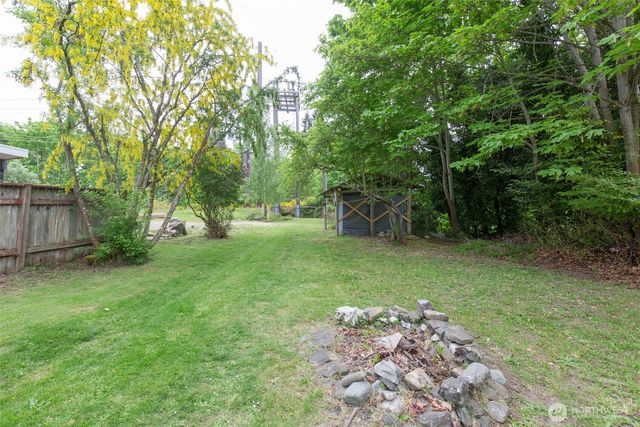 320 W 15th Street, Port Angeles, WA 98362
