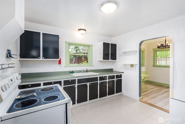 320 W 15th Street, Port Angeles, WA 98362