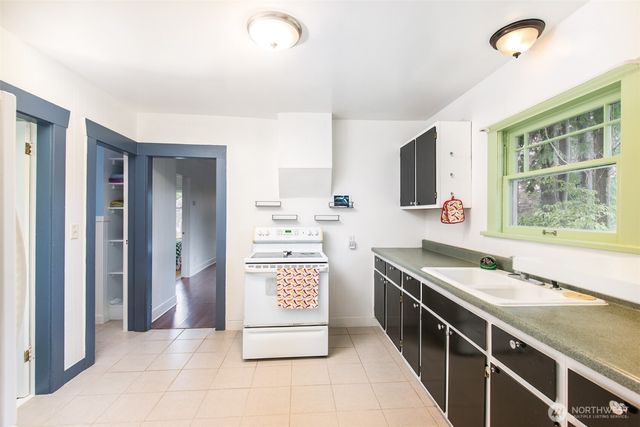 320 W 15th Street, Port Angeles, WA 98362