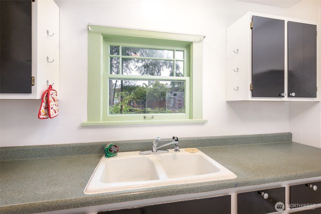 320 W 15th Street, Port Angeles, WA 98362