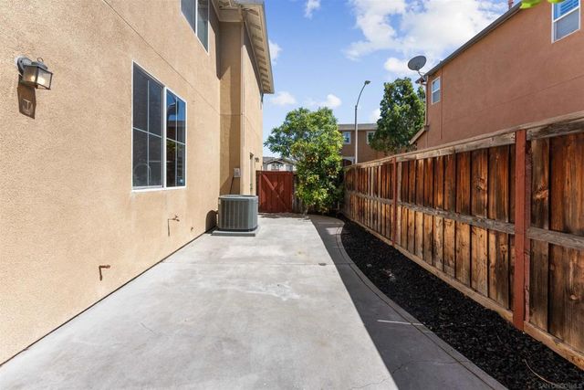 2241 Flowerpot Ln, Chula Vista, CA 91915