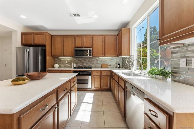 2241 Flowerpot Ln, Chula Vista, CA 91915