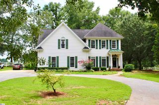 390 Blakely Avenue, Piedmont, SC 29673