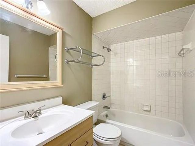 1547 NE 2ND STREET F, Ocala, FL 34470