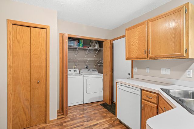13171 Meadowood Curve NW 116, Coon Rapids, MN 55448