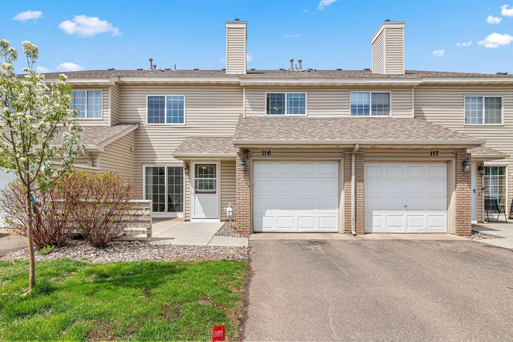 13171 Meadowood Curve NW 116, Coon Rapids, MN 55448